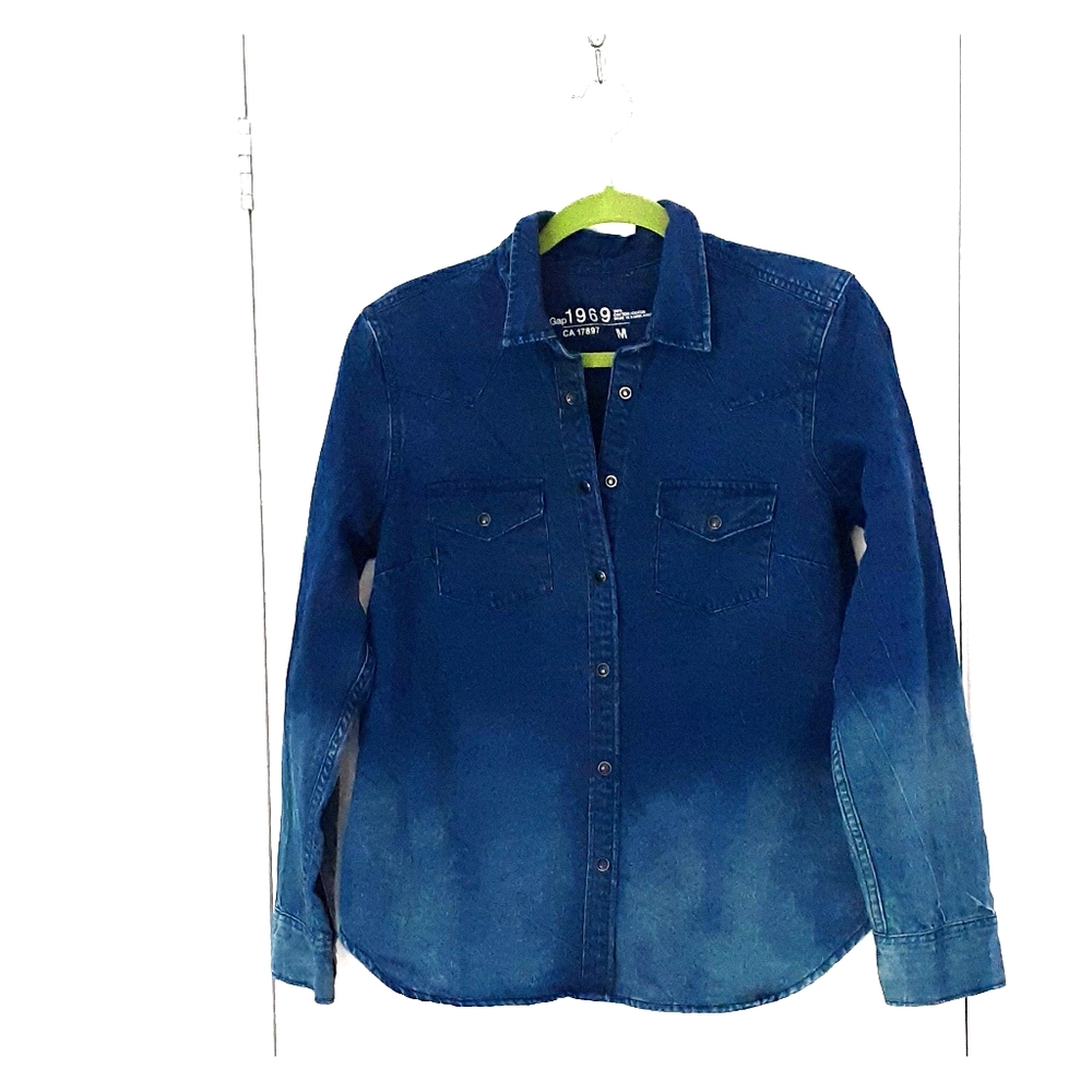 GAP 1969 blue jeans button up